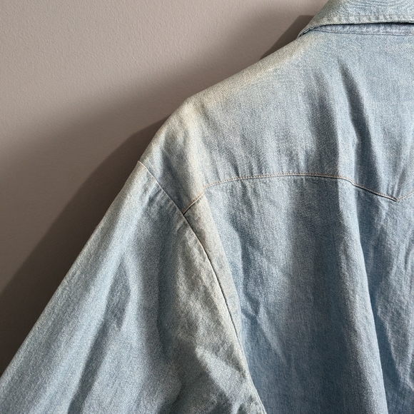 Vintage Levi's Men's Denim buttoned XL Tall long sleeve work Chambray shirt - Picture 7 of 9